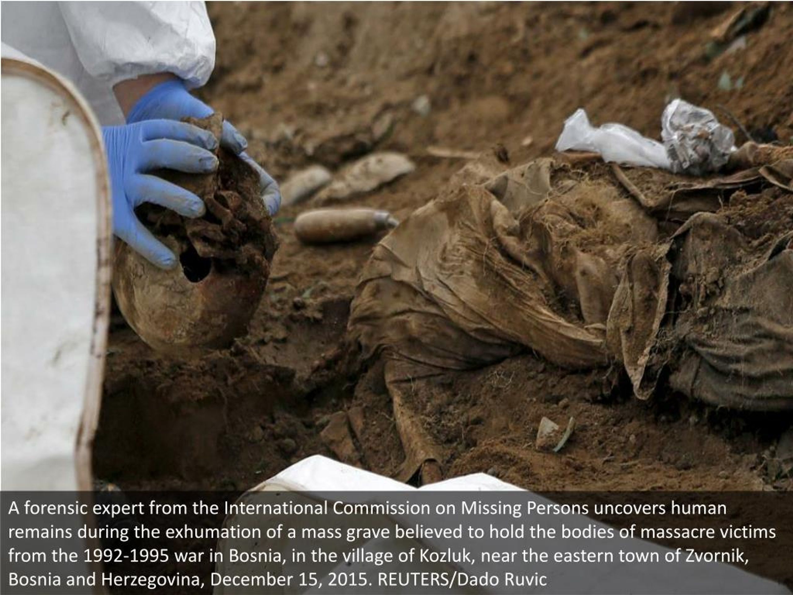 PPT - Another Srebrenica mass grave unearthed PowerPoint ...